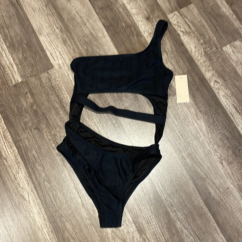 NWT - Ris-k Adventure One Piece. Size small - Picture 4 of 8